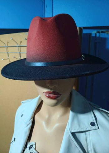 Koyu Kırmızı Siyah Tokalı Kadın Şapka - Görsel 6