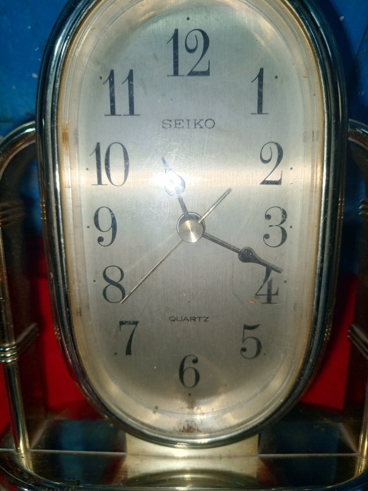 Altın Renkli Parlak Masa Saati seiko orjinal - Görsel 4