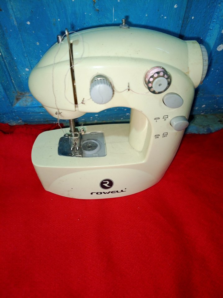 Beyaz Rowell Dikiş Makinesi - Görsel 2