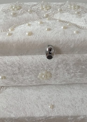 Beden Dantel Detaylı Beyaz sandık