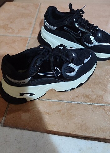 Nike spor ayakkabı