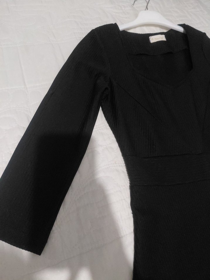 Uzun Siyah V Yaka Klasik Kadın Elbise - Görsel 3