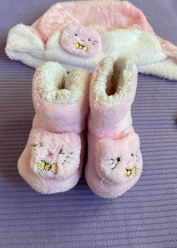 LC Waikiki Pembe Nakışlı Örgü Bebek Kıyafet Seti