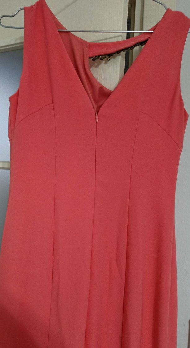 Pembe Zincir Detaylı V Yaka Uzun Elbise - Görsel 2