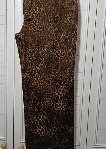 Kahverengi Leopar Desenli Kadın Süet Pantolon - Görsel 3