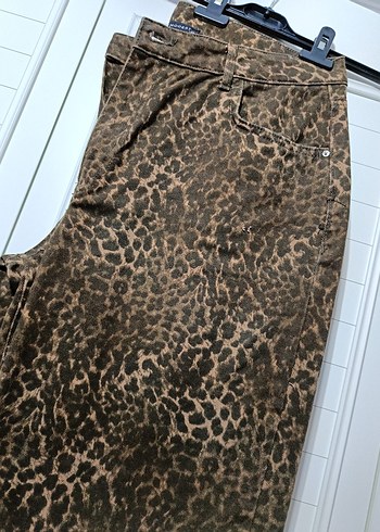 Kahverengi Leopar Desenli Kadın Süet Pantolon - Görsel 4