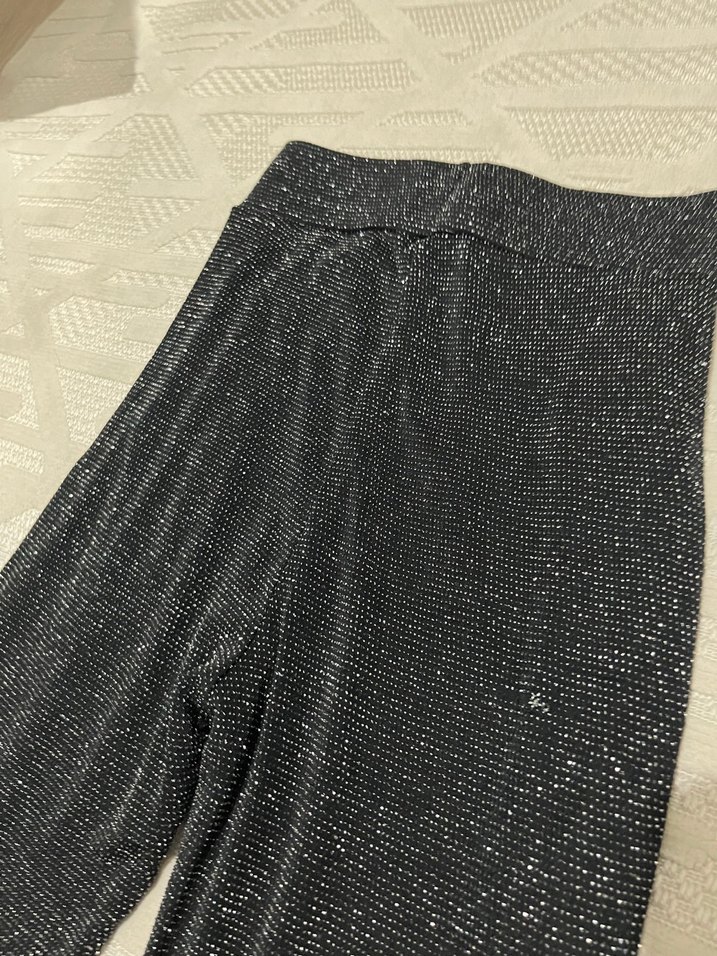 Parlak Siyah Yüksek Bel Flare Pantolon — görsel 3/4