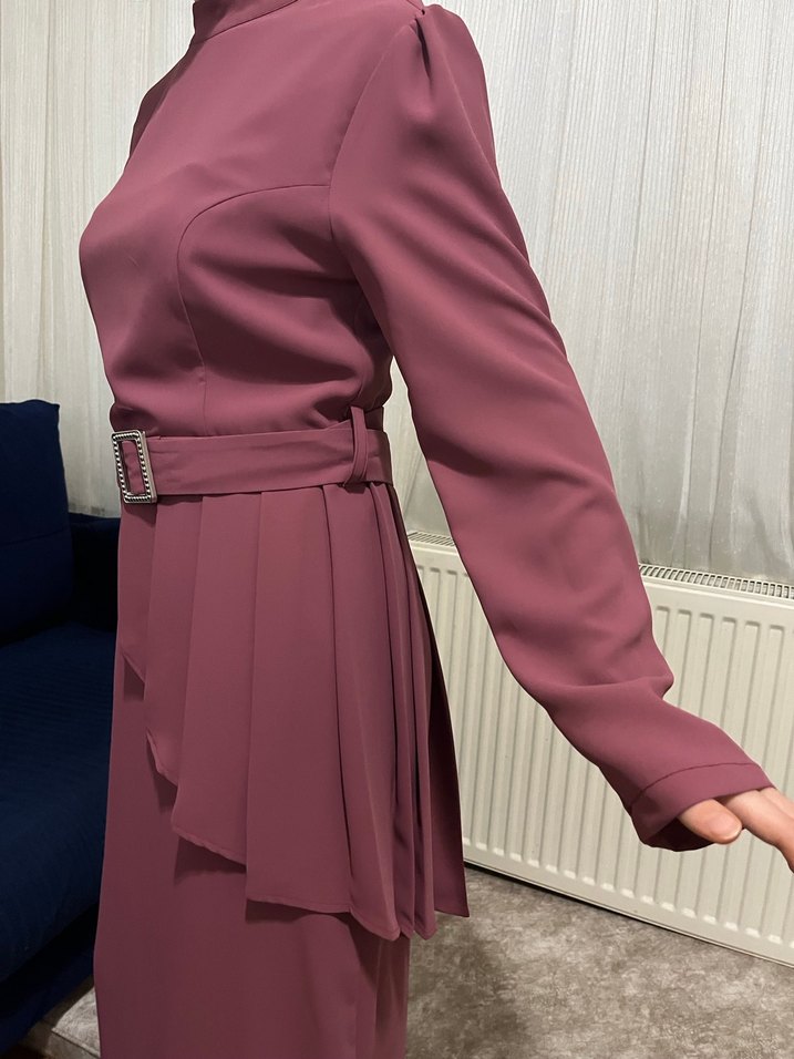 Kemer Detaylı Bordo Kadın Uzun Elbise - Görsel 5