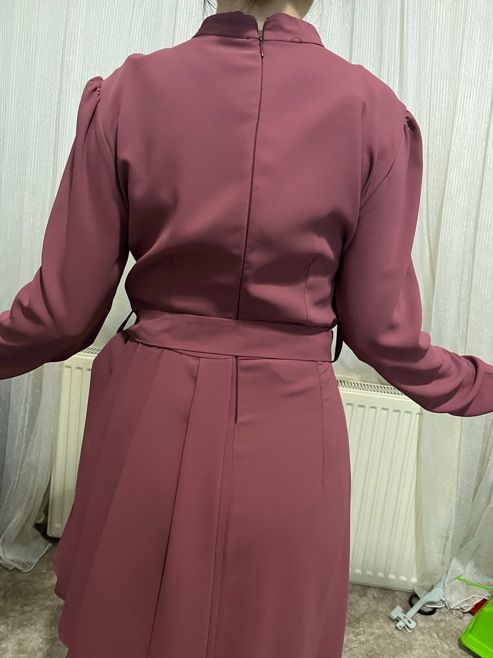 Kemer Detaylı Bordo Kadın Uzun Elbise - Görsel 4