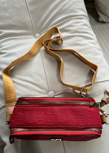 Kırmızı Baskılı Deri Kadın Çapraz Çanta - Görsel 2