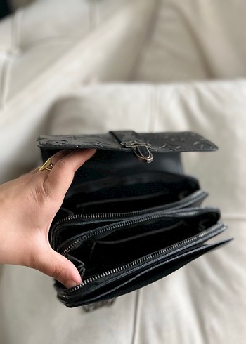 Siyah Deri Zincir Detaylı Kadın Çanta - Görsel 3