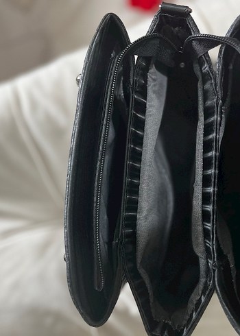 Siyah Parlak Gotik Deri Kadın Çanta - Görsel 4