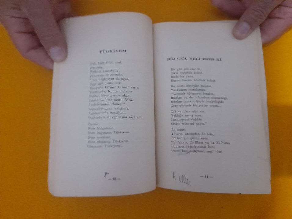 Bir Heybenin İki Gözü Şiir Kitabı - Görsel 2