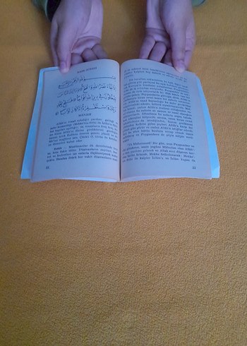 Beden Namaz Surelerinin tercümesi ve Tefsiri Kitabı