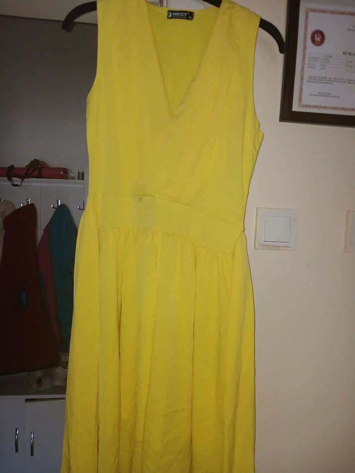 Sarı Kolsuz Midi Keten Elbise - Görsel 3