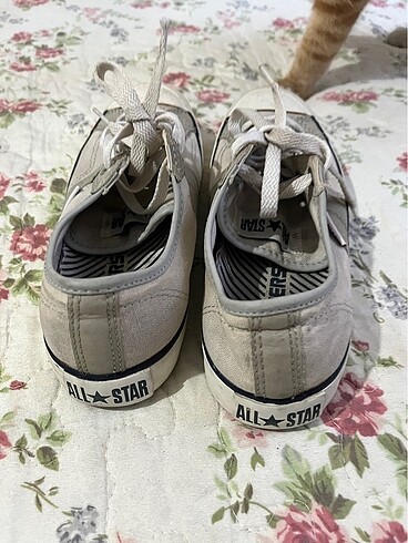 35,5 Beden Converse Ayakkabı