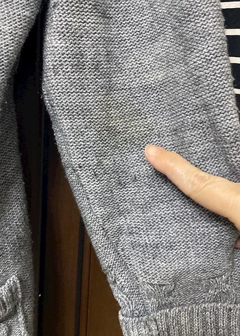 Gri Düğmeli Örgü Kadın Hırka - Görsel 3