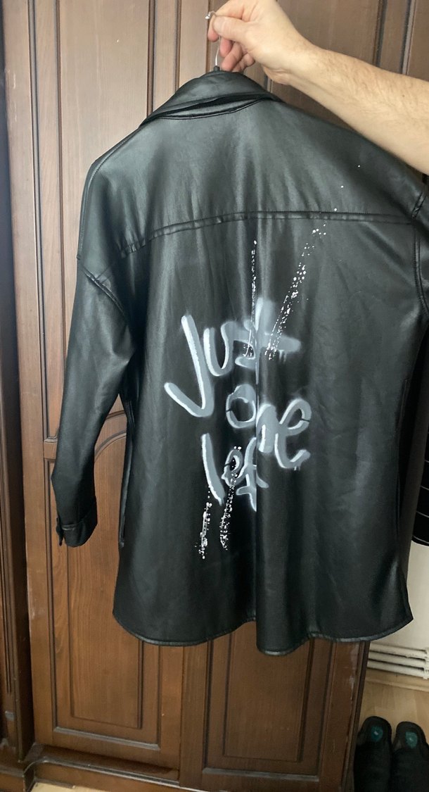 Siyah Baskılı Deri Kadın Ceket - Görsel 3