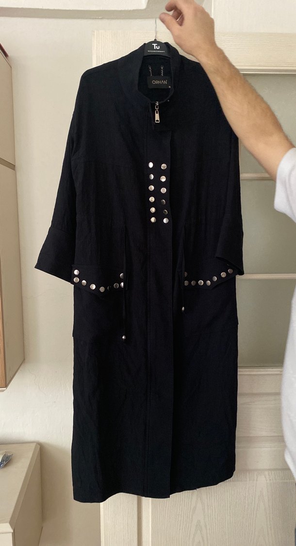 Siyah Uzun Düğmeli Kadın Kaban - Görsel 2