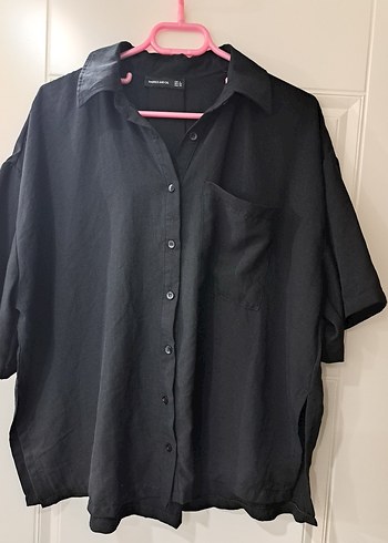 Oversize Düğmeli Siyah Kısa Kollu Gömlek