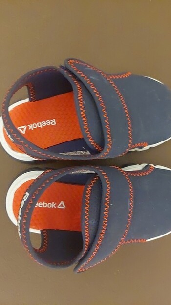 Reebok çocuk.sandalet