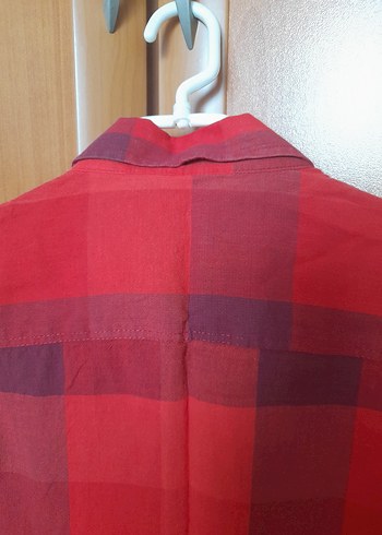 Kırmızı Düğmeli Kısa Kollu Pamuklu Erkek Gömlek - Görsel 5