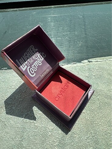 Benefit mini allık