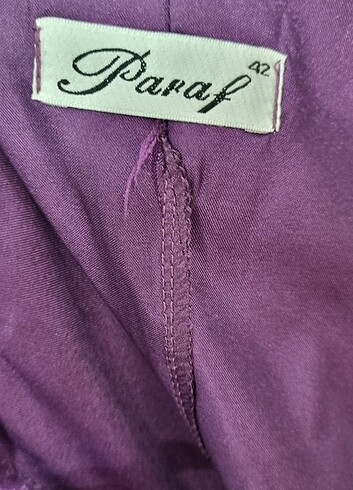 Mor renkte üzerinde gumus renkte sim detayları bulunan abiye - Görsel 6