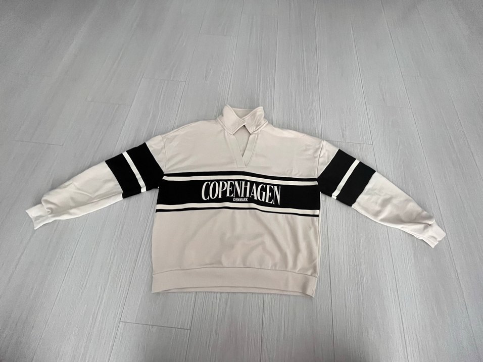 Beyaz V Yaka Kadın Kısa Kollu Sweatshirt - Görsel 2