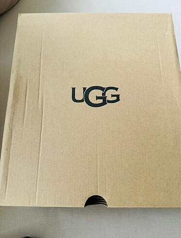41 Beden Kutusunda UGG bot Classic Mini Jagged