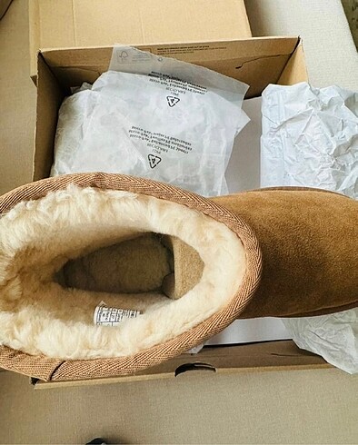 41 Beden camel Renk Kutusunda UGG bot Classic Mini Jagged