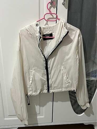 bershka beyaz crop yağmurluk xs