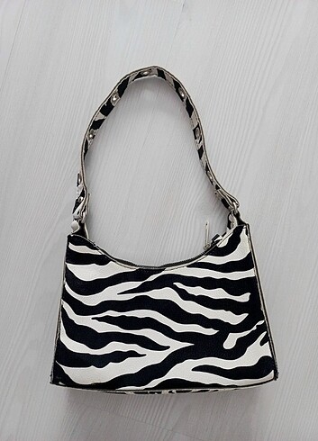 Trendyol & Milla Zebra Desenli Baguette Çanta 