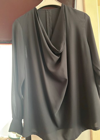Drapeli Yüksek Yakalı Siyah Kadın Bluz