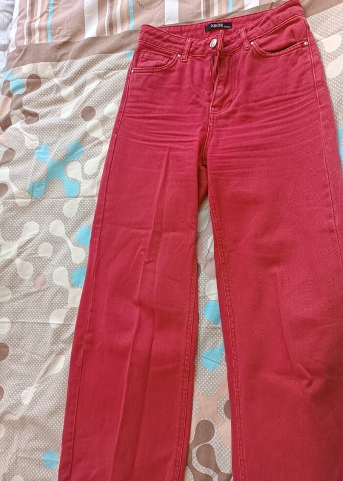 Kırmızı pantolon - Görsel 3