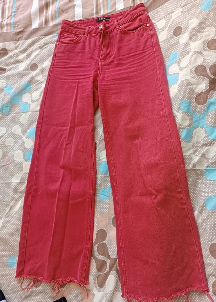 Kırmızı pantolon - Görsel 4