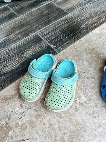 Crocs 24no crocs