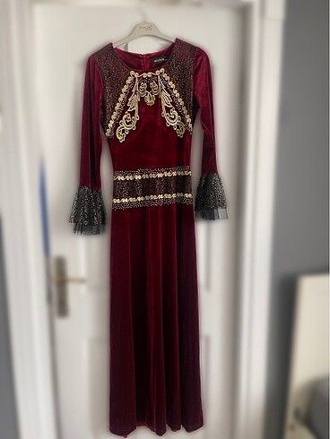 Kadife kırmız abiye