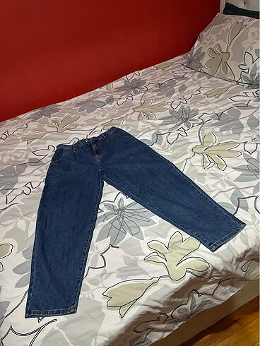 Slouchy jean