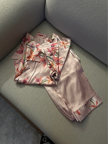 Diğer Saten pijama takımı