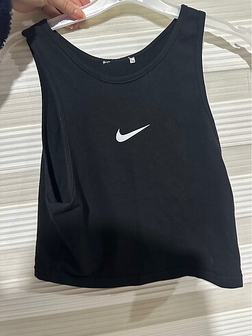 Nike crop