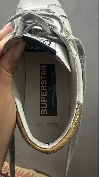 Golden Goose Deluxe Golden goose