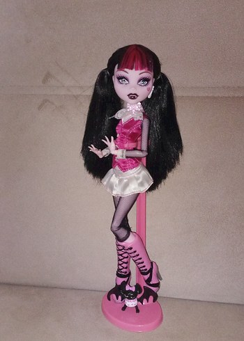 monster high draculaura