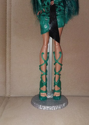 Beden monster high nefera