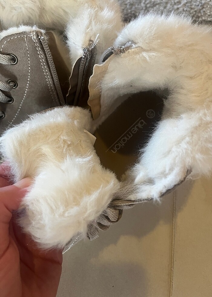 İçi tüylü spor ayakkabı - Görsel 3