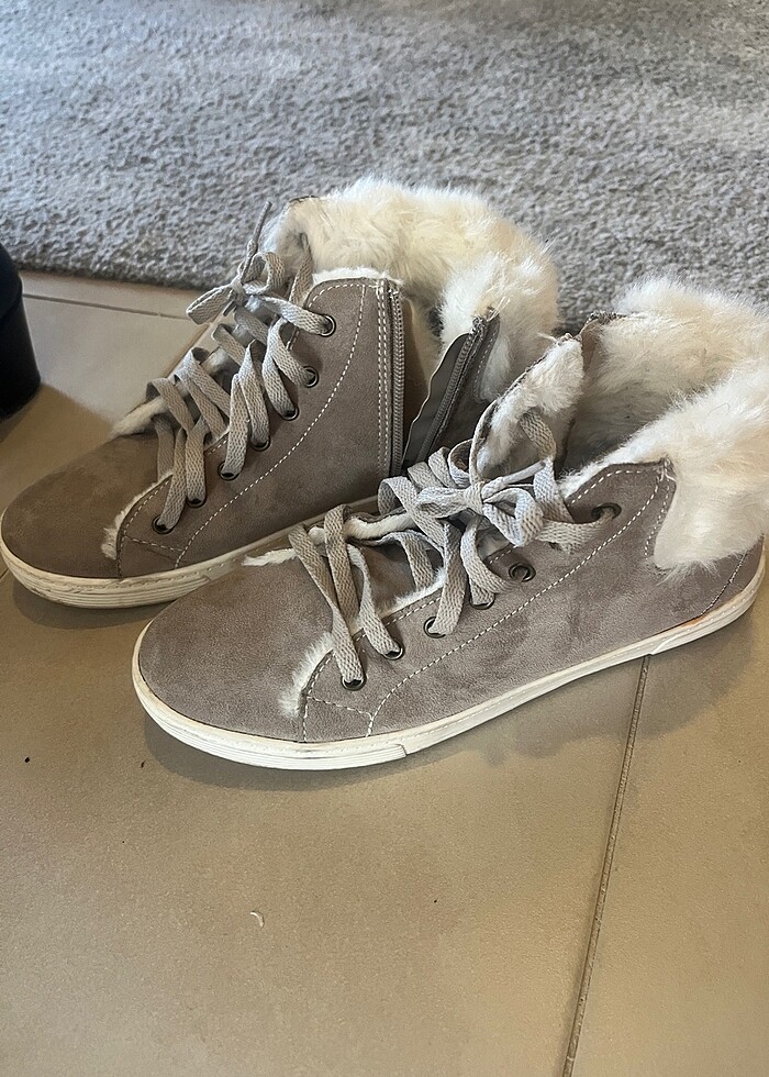 İçi tüylü spor ayakkabı - Görsel 2