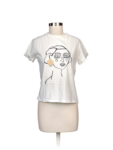Mango T-shirt %70 İndirimli.