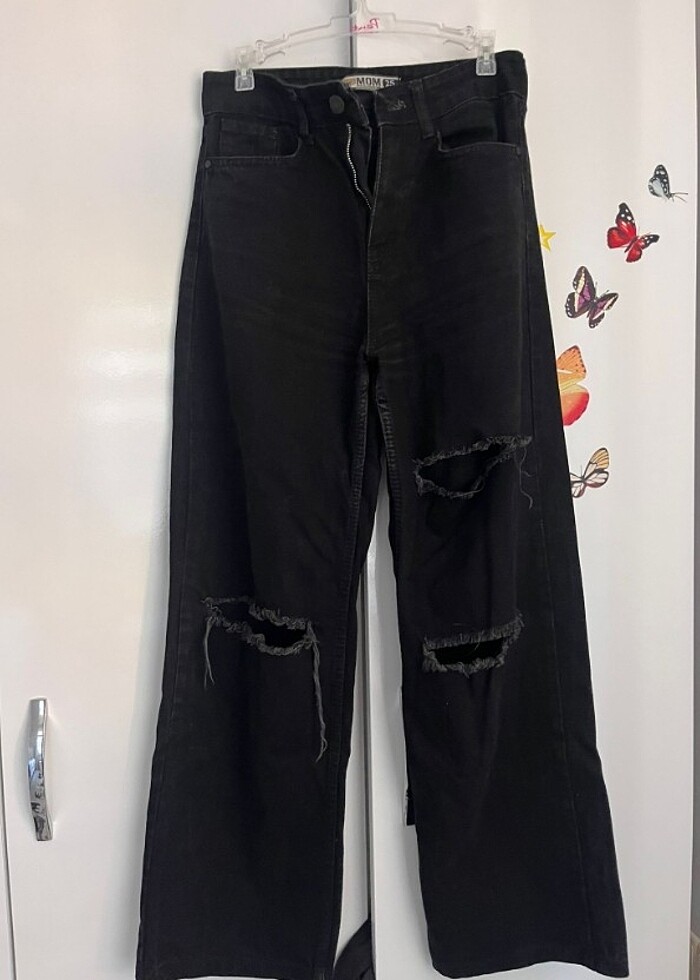 Yırtık jean pantolon  - Görsel 4
