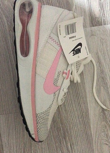 37 Beden Nike Bayan Ayakkabısı 