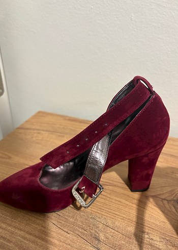 Bordo Süet Tokalı Yüksek Topuklu Kadın Stiletto - Görsel 3